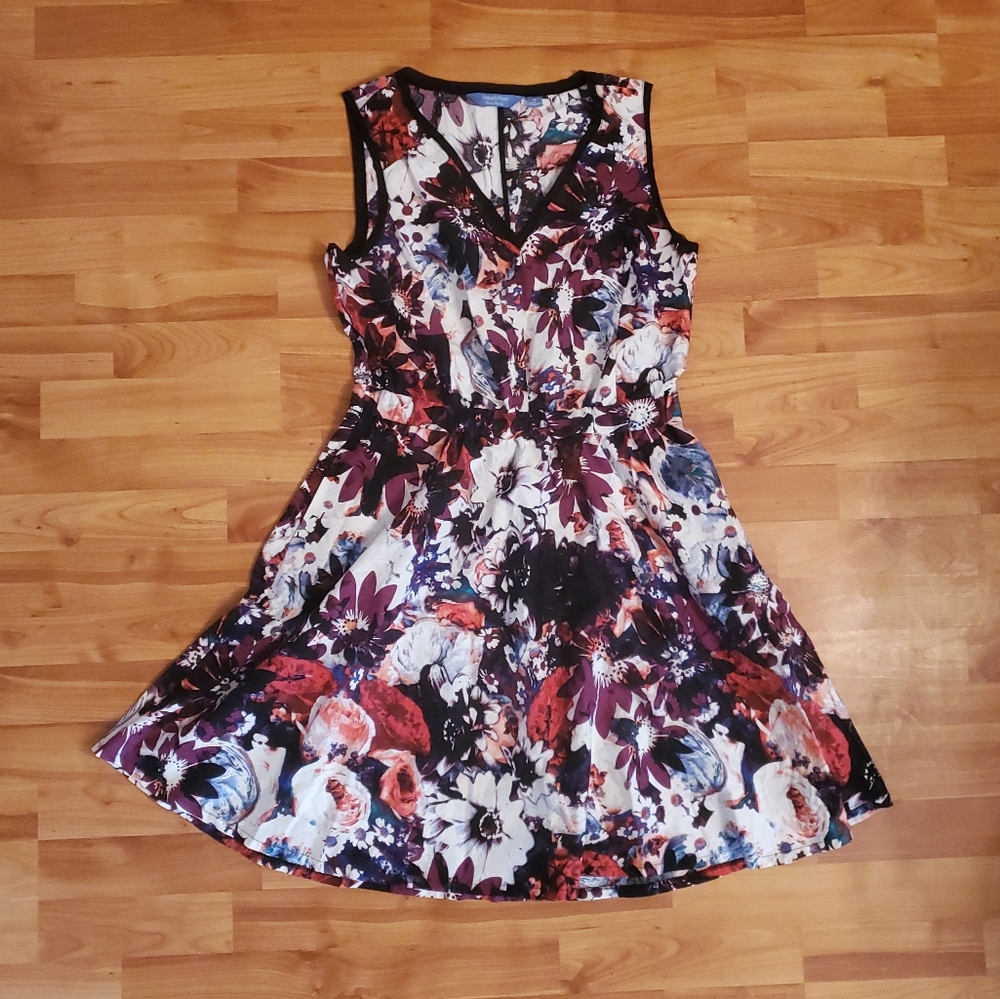 Simply Vera Wang Floral Dress Medium